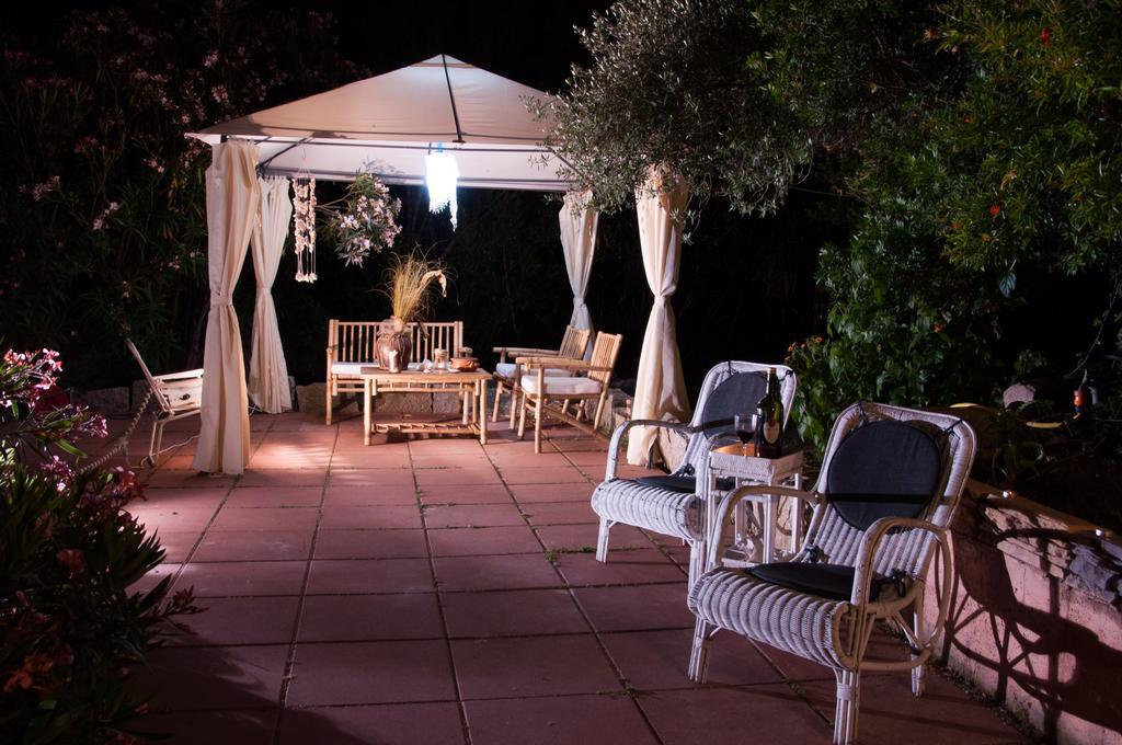 Bed & Breakfast Yin & Yang San Pantaleo Exterior photo