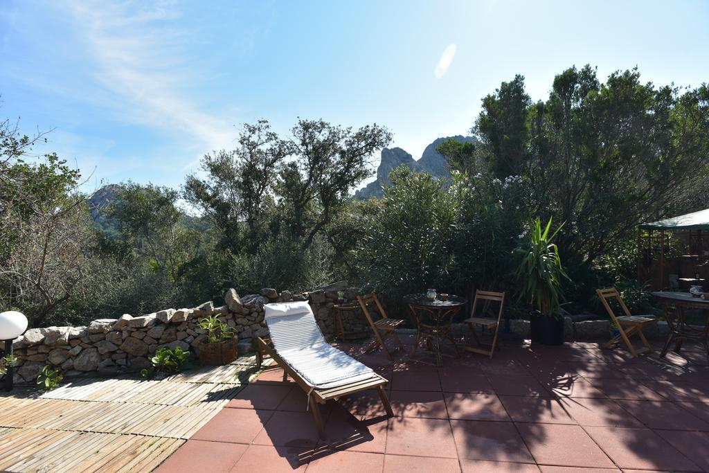 Bed & Breakfast Yin & Yang San Pantaleo Exterior photo
