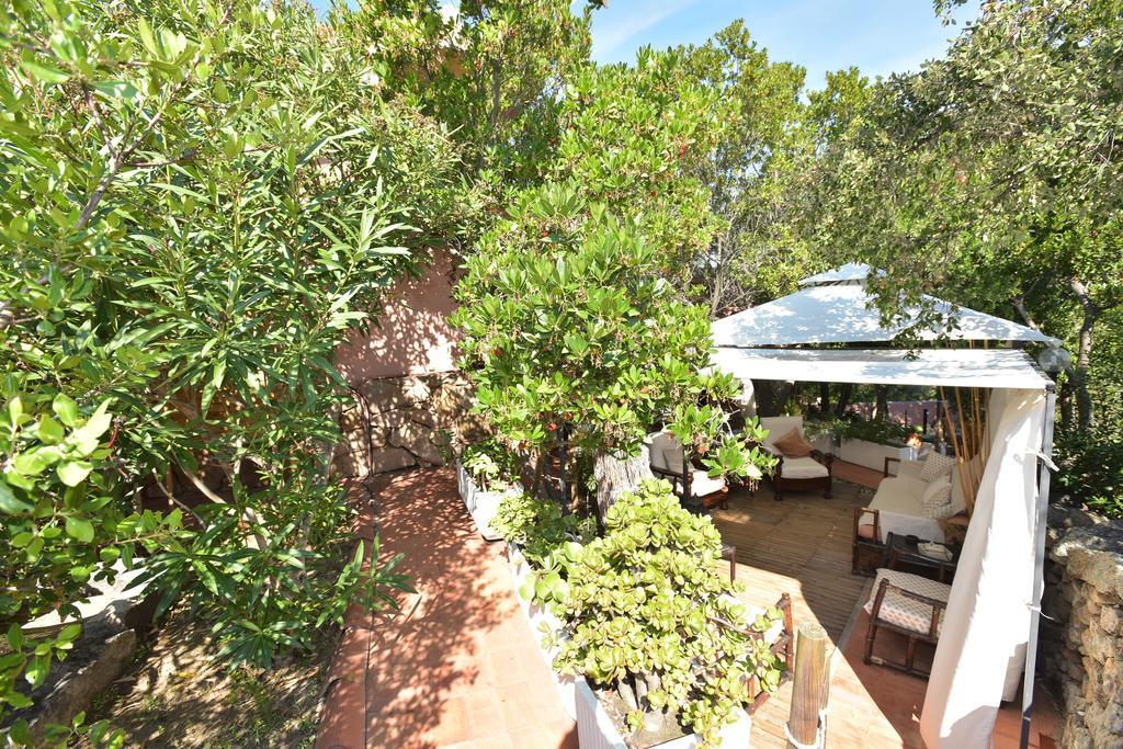 Bed & Breakfast Yin & Yang San Pantaleo Exterior photo