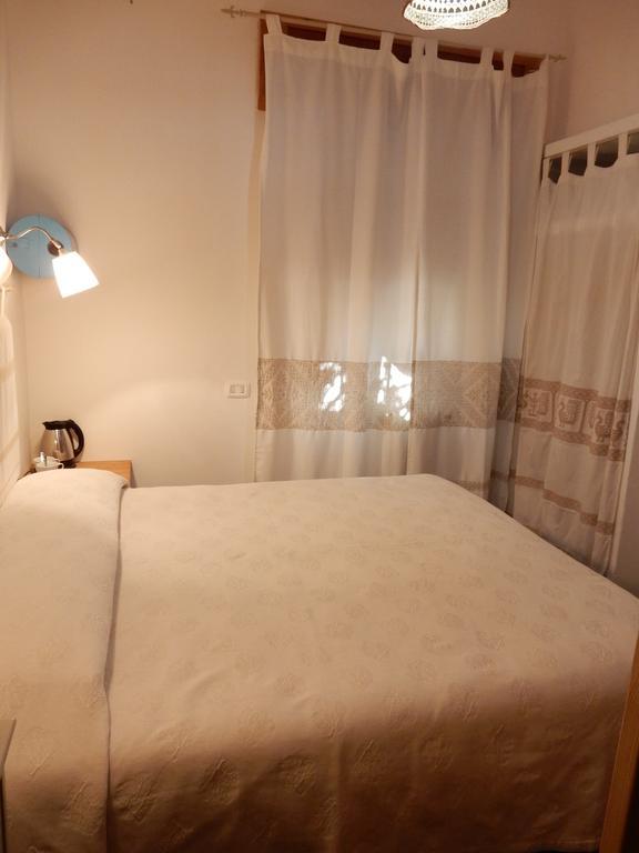 Bed & Breakfast Yin & Yang San Pantaleo Exterior photo